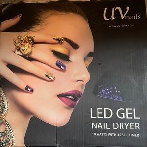 UV gel nail kit with polish